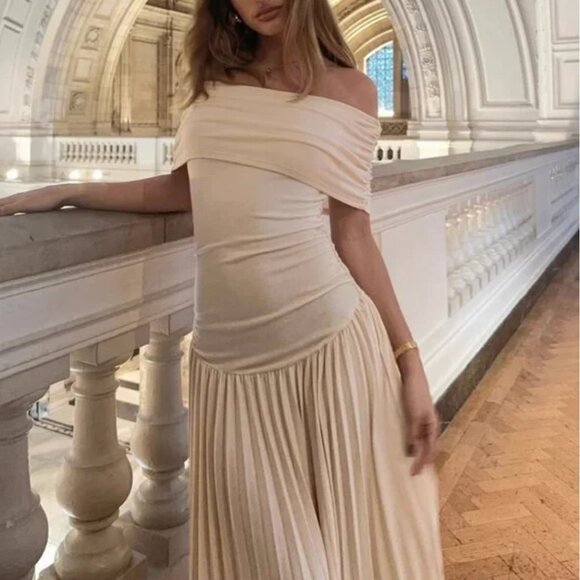 Lioness Cream Off-Shoulder Maxi Dress - Picture 4 of 8